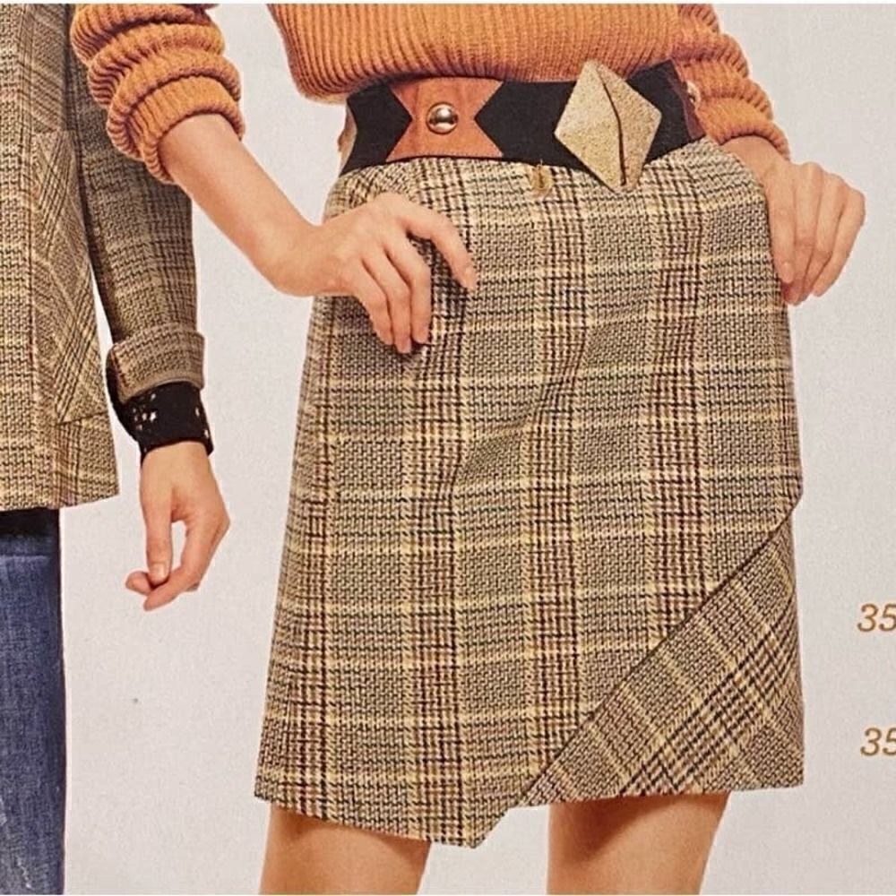 CABI PASTIME MINI SKIRT SIZE MEDIUM BROWN PLAID FRONT POCKETS SLIT
